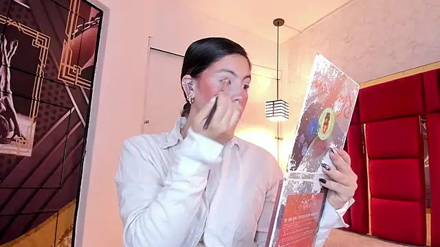 Snapshot of moon_winy chatting on November 20, 2025, 11:33 am moon winy online show from November 20, 2025, 11:33 am