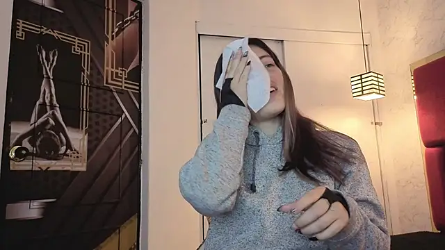 Snapshot of moon_winy chatting on November 24, 2025, 11:32 am moon winy online show from November 24, 2025, 11:32 am