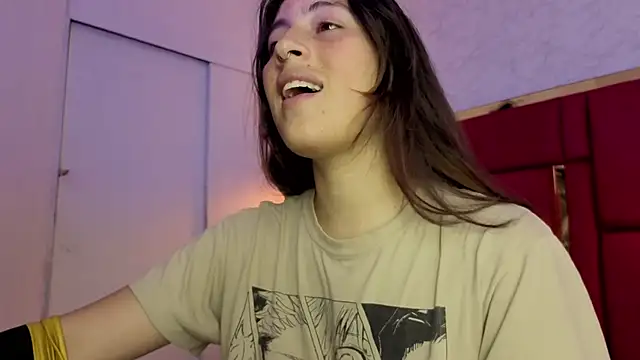 Snapshot of moon_winy chatting on February 4, 2026, 12:11 pm moon winy online show from February 4, 2026, 12:11 pm