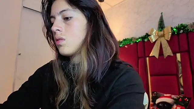 Snapshot of moon_winy chatting on December 18, 2025, 11:25 am moon winy online show from December 18, 2025, 11:25 am