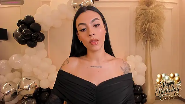 Snapshot of ChristineFord_ chatting on November 6, 2025, 12:42 pm ChristineFord online show from November 6, 2025, 12:42 pm