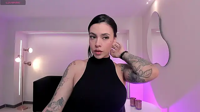 Snapshot of ChristineFord_ chatting on November 9, 2025, 5:39 pm ChristineFord online show from November 9, 2025, 5:39 pm