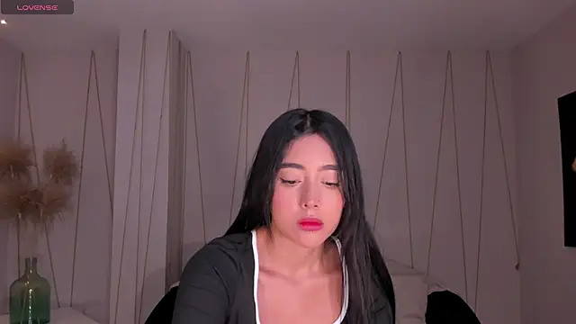 ScarlettBlaze  online show from April 15, 2026, 12:10 pm