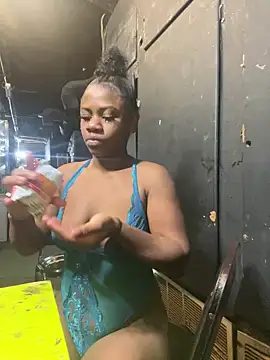 Snapshot of miiyagoods chatting on December 17, 2025, 1:32 am miiyagoods online show from December 17, 2025, 1:32 am