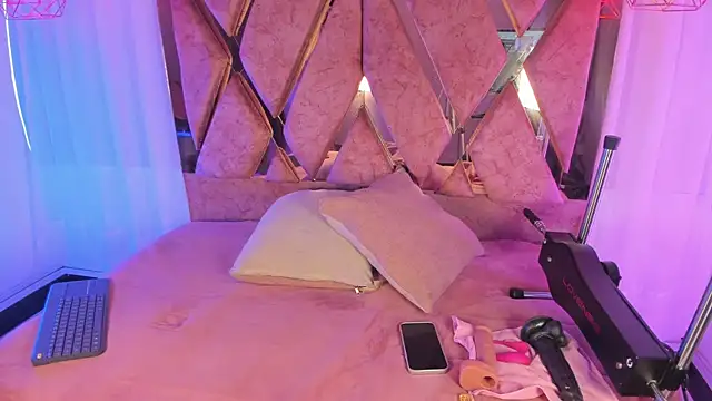 eimy angels online show from November 20, 2025, 5:35 pm