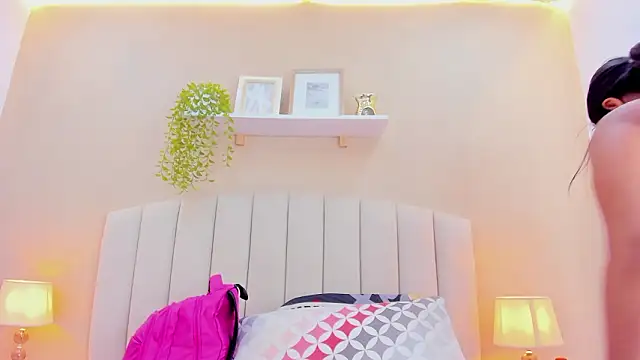 Snapshot of Sophiia_77 chatting on February 20, 2026, 1:24 am Sophiia 77 online show from February 20, 2026, 1:24 am