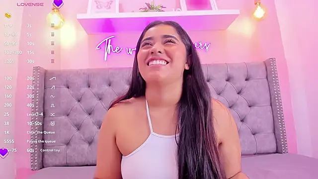 Snapshot of Sophiia_77 chatting on December 19, 2025, 10:34 pm Sophiia 77 online show from December 19, 2025, 10:34 pm