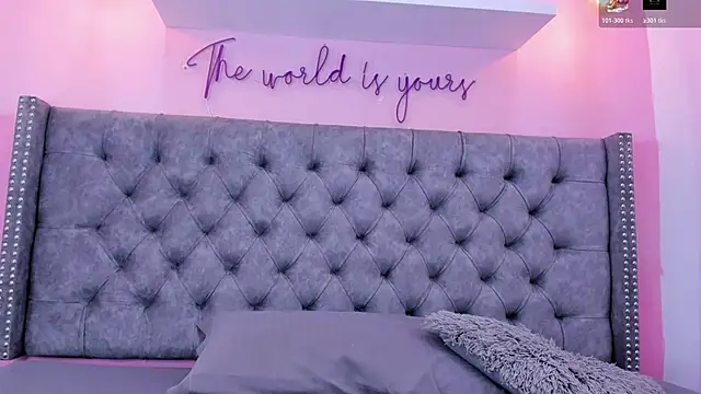 Snapshot of Sophiia_77 chatting on February 8, 2026, 7:11 pm Sophiia 77 online show from February 8, 2026, 7:11 pm