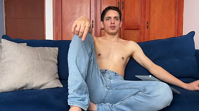 klauss top online show from November 13, 2025, 4:11 pm