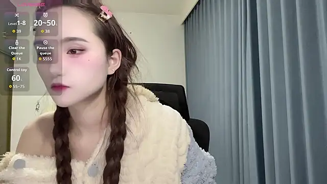 Snapshot of Momo-999 chatting on December 1, 2025, 12:28 pm Momo-999 online show from December 1, 2025, 12:28 pm