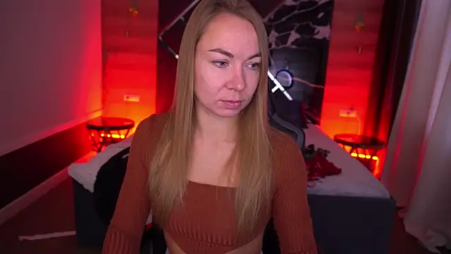 Snapshot of VixenMuse chatting on October 27, 2025, 6:47 am VixenMuse online show from October 27, 2025, 6:47 am