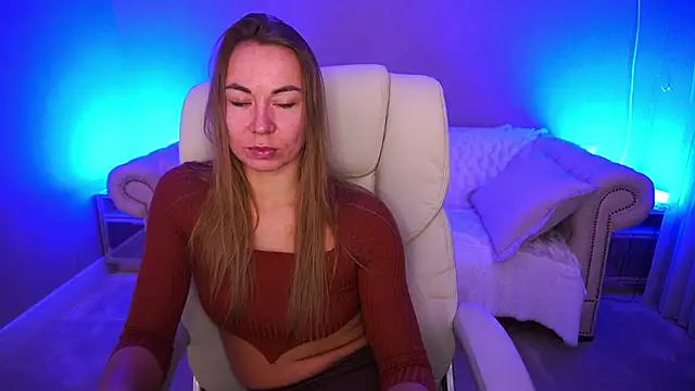 Snapshot of VixenMuse chatting on November 11, 2025, 8:47 pm VixenMuse online show from November 11, 2025, 8:47 pm