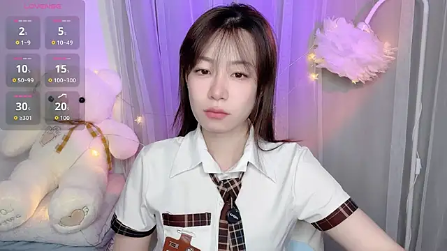 Snapshot of April_2025 chatting on October 19, 2025, 3:59 pm April 2025 online show from October 19, 2025, 3:59 pm