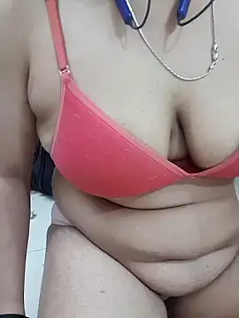 Snapshot of hornybitch690 chatting on April 18, 2026, 5:37 pm hornybitch690 online show from April 18, 2026, 5:37 pm