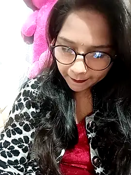 Vanshika1432 online show from November 28, 2025, 6:02 am