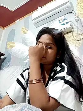 Vanshika1432 online show from October 20, 2025, 12:34 am