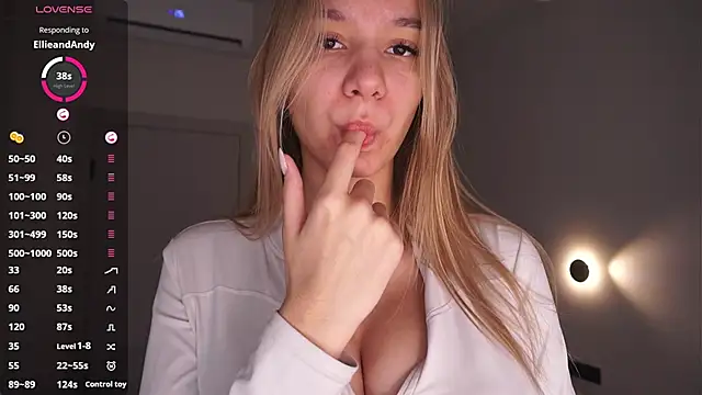 BrynnHolverson online show from March 12, 2026, 7:40 pm