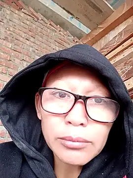 nui-show online show from November 13, 2025, 4:38 am