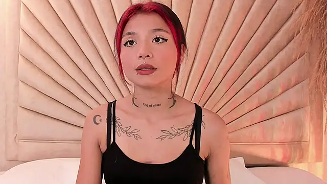 Snapshot of Emma_duff chatting on October 25, 2025, 11:42 am Emma duff online show from October 25, 2025, 11:42 am