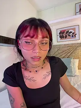 Emma duff online show from March 20, 2026, 7:48 pm