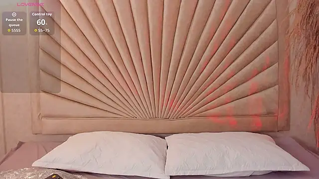 Snapshot of Emma_duff chatting on November 25, 2025, 11:54 am Emma duff online show from November 25, 2025, 11:54 am