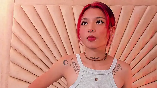 Snapshot of Emma_duff chatting on October 27, 2025, 12:06 pm Emma duff online show from October 27, 2025, 12:06 pm