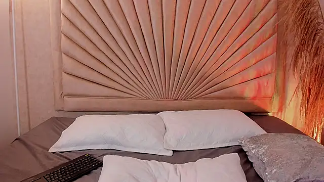 Snapshot of Emma_duff chatting on November 22, 2025, 12:15 pm Emma duff online show from November 22, 2025, 12:15 pm