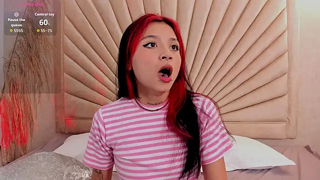 Snapshot of Emma_duff chatting on November 26, 2025, 11:32 am Emma duff online show from November 26, 2025, 11:32 am