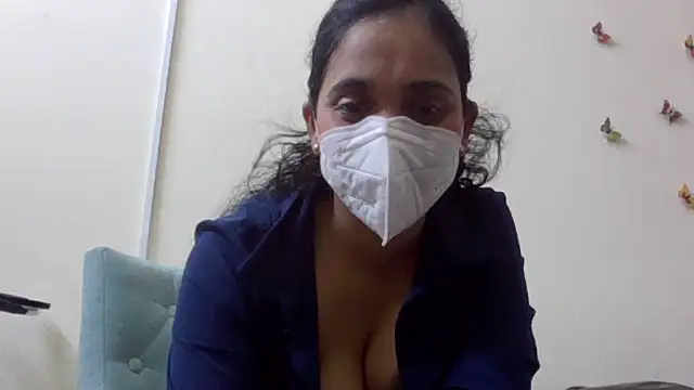 Snapshot of shainiasha1 chatting on July 14, 2026, 5:52 pm shainiasha1 online show from July 14, 2026, 5:52 pm