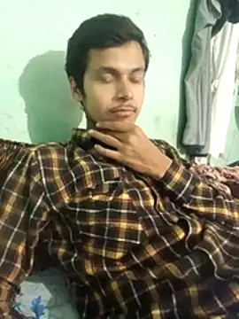 maxmishra18 online show from October 28, 2025, 9:52 am