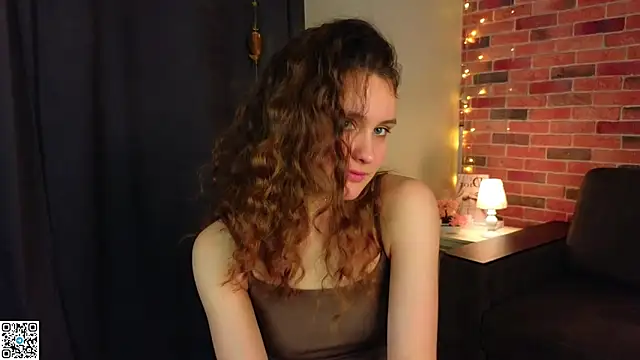 Snapshot of FoxFever chatting on February 16, 2026, 5:17 am FoxFever online show from February 16, 2026, 5:17 am