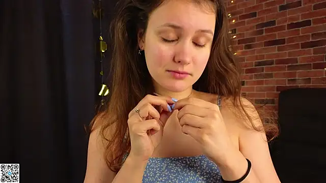 Snapshot of FoxFever chatting on February 28, 2026, 5:07 am FoxFever online show from February 28, 2026, 5:07 am