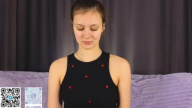 Snapshot of FoxFever chatting on January 7, 2026, 6:18 am FoxFever online show from January 7, 2026, 6:18 am