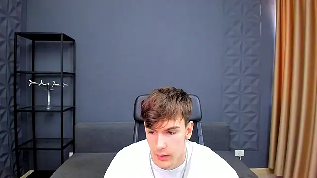 Snapshot of BradyFlint chatting on May 19, 2026, 7:15 am BradyFlint online show from May 19, 2026, 7:15 am