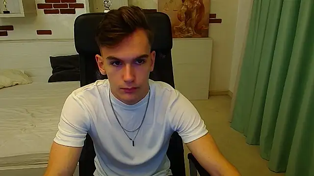 BradyFlint online show from October 21, 2025, 4:23 am