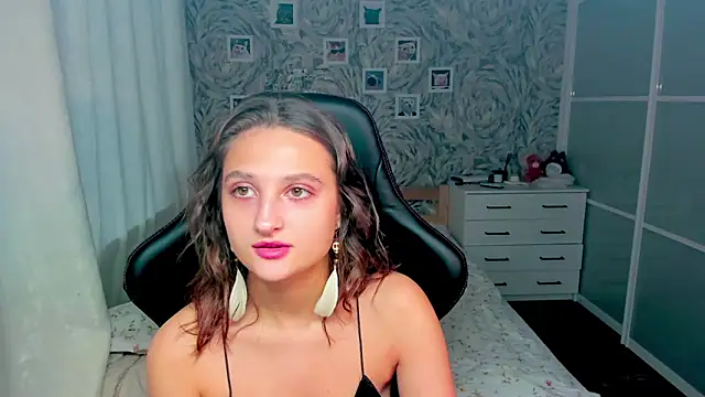 mishel amurr online show from November 1, 2025, 1:45 am