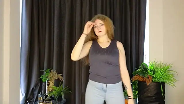 NightSaffron online show from December 4, 2025, 6:56 am