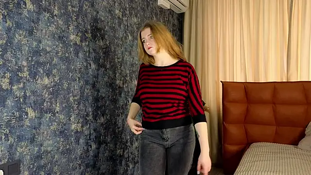 NightSaffron online show from November 28, 2025, 6:57 am