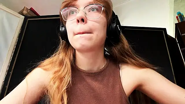 JuneCooper online show from November 16, 2025, 7:13 am