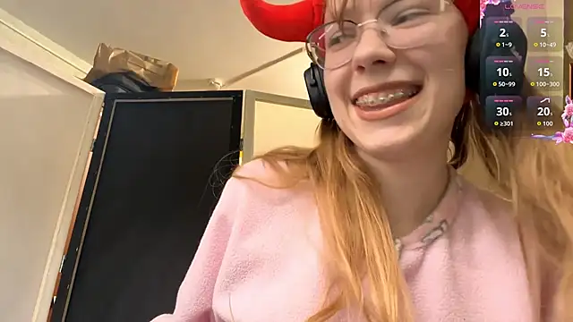 JuneCooper online show from November 1, 2025, 3:17 pm