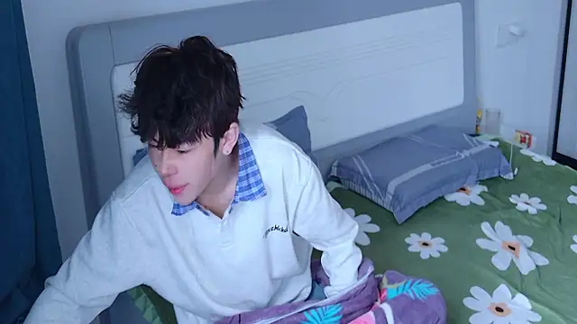 Stuffy-111 online show from October 22, 2025, 2:22 am