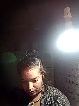 Snapshot of M-MAYA chatting on November 13, 2025, 4:44 pm M-MAYA online show from November 13, 2025, 4:44 pm