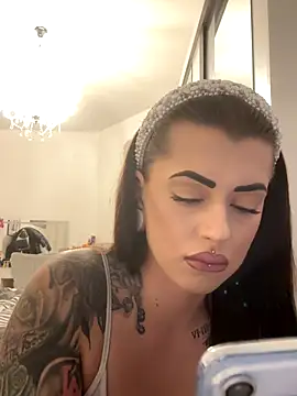 Barbie 1312 online show from November 19, 2025, 3:23 pm