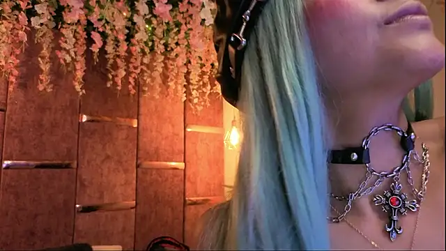 Snapshot of Rynka_ chatting on March 2, 2026, 4:02 am Rynka online show from March 2, 2026, 4:02 am