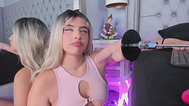 Lily StClair online show from April 16, 2026, 12:17 pm