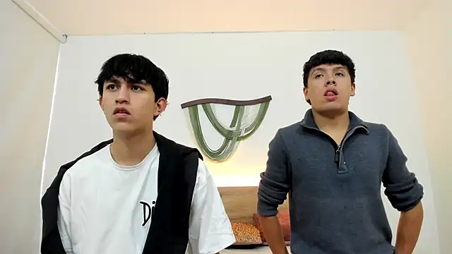 hoot booys  online show from February 8, 2026, 8:50 pm