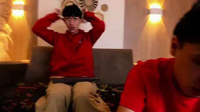 hoot booys  online show from January 6, 2026, 9:08 pm