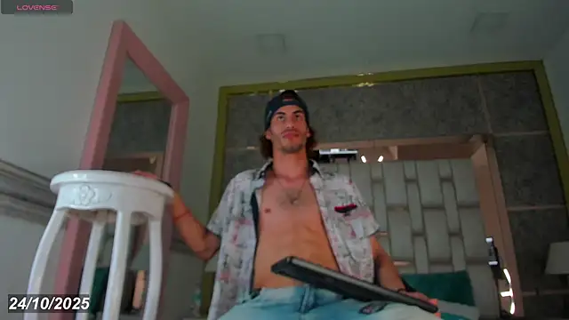 elias sn0w online show from October 24, 2025, 8:08 pm