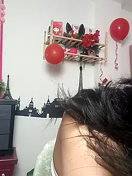 petite coral online show from February 27, 2026, 3:40 am