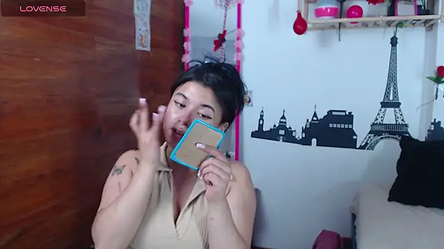 petite coral online show from March 11, 2026, 12:48 am